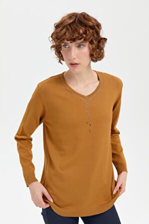 Kadın V Yaka Taşlı Kolye Desenli Ligra Bluz Hardal