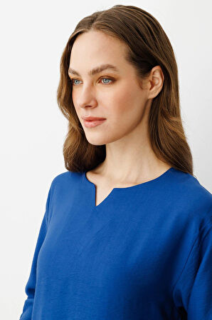 Kadın Yakası Kolu ve Eteği Yırtmaçlı Bluz İndigo