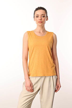 Kadın Sıfır Yaka Flamlı Kumaş Basic Askılı Tshirt Hardal