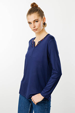 Kadın Sıfır Yaka El Nakışı İşlemeli Bluz Lacivert