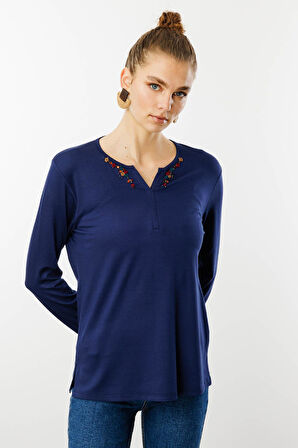 Kadın Sıfır Yaka El Nakışı İşlemeli Bluz Lacivert
