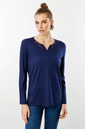 Kadın Sıfır Yaka El Nakışı İşlemeli Bluz Lacivert