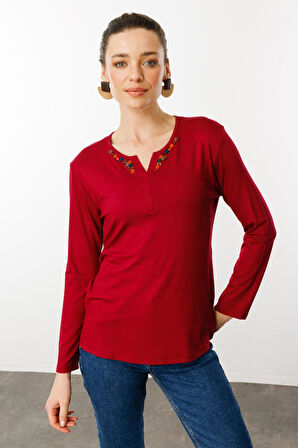 Kadın Sıfır Yaka El Nakışı İşlemeli Bluz Vişne
