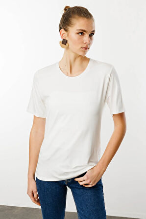 Kadın Sıfır Yaka Basic Penye T-shirt Ekru