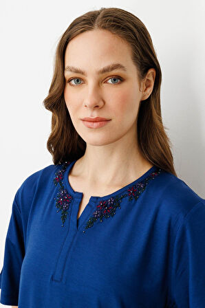 Kadın Açma Yaka Dantel Çiçek İşlemeli Penye T-Shirt İndigo