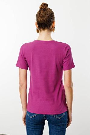 Kadın V Yaka Yakası Nakış İşlemeli Pamuklu T-Shirt Fuşya