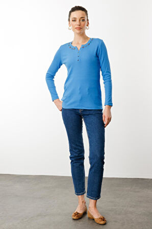 Kadın Açma Yaka Boncuk İşlemeli Triko Bluz Mavi