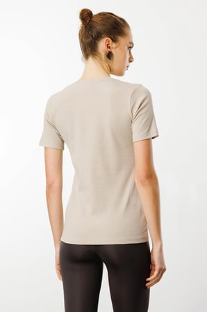 Kadın Açma Yaka Boncuk İşlemeli T-Shirt Bej