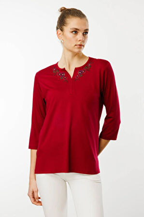 Kadın Açma Yaka Nakış İşlemeli Penye Bluz Vişne