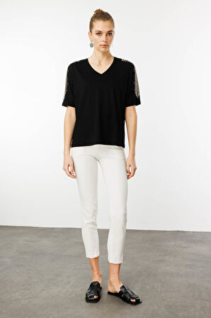 Kadın V Yaka Omuzları Taşlı Penye T-shirt Siyah