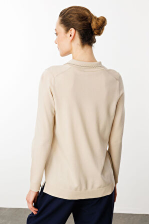 Kadın Polo Yaka Yakası Nakışlı Bluz Bej