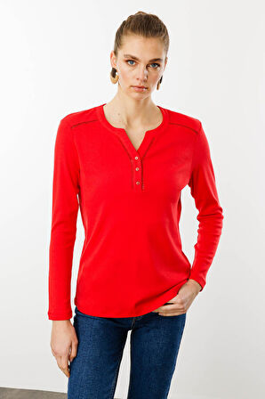 Kadın Omzu ve Yakası İğne İşli Pamuklu Bluz Kırmızı