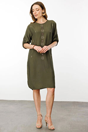 Kadın Sıfır Yaka Önü Nakışlı Elbise Haki