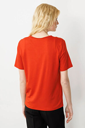 Kadın Açma Yaka Nakış İşlemeli T-shirt Oranj