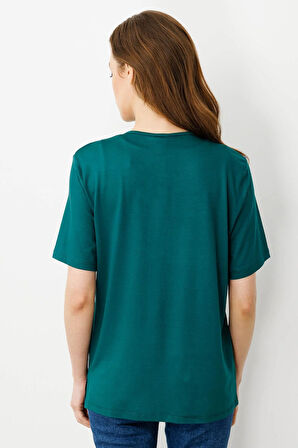 Kadın Açma Yaka Nakış İşlemeli T-shirt Yeşil