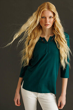 Kadın Açma Yaka Nakış İşlemeli Penye Bluz Yeşil