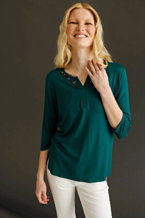 Kadın Açma Yaka Nakış İşlemeli Penye Bluz Yeşil