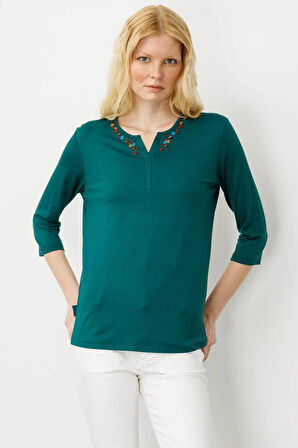 Kadın Açma Yaka Nakış İşlemeli Penye Bluz Yeşil