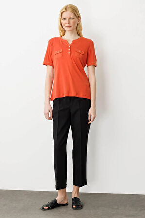 Kadın Açma Yaka Önü Cepli Pamuklu T-shirt Kiremit