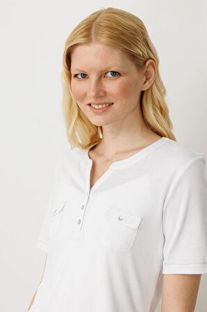 Kadın Açma Yaka Önü Cepli Pamuklu T-shirt Beyaz