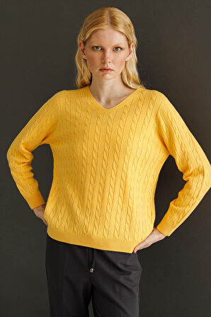 Kadın V Yaka Komple Saç Örgülü Kazak Sarı