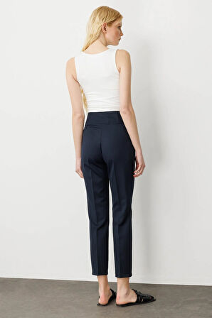 Kadın Kemer Yanı Lastikli Bilek Boy Yazlık Kumaş Pantolon Lacivert