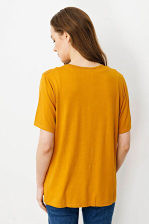 Kadın Sıfır Yaka Önü Yırtık Pencere Detaylı Penye T-shirt Bal