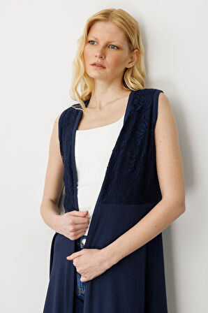 Kadın V Yaka Dantel Kumaşlı Yelek Lacivert