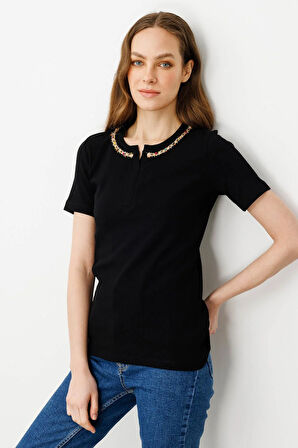 Kadın Yakası İşlemeli Kaşkorse Pamuk T-shirt Siyah