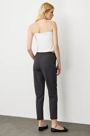 Kadın Beli Bağcıklı ve Lastikli Kumaş Pantolon Füme