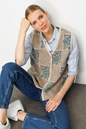 Kadın Pıtırcık Çiçekli Patchwork Keçe Yün Yelek Bej_M.Yeşili