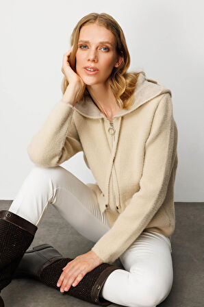 Kadın Kapüşonlu Fermuarlı Kısa Triko Sweatshirt Bej