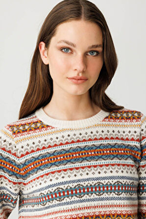 Kadın Sıfır Yaka Komple Jakarlı Yün Kazak Kemik