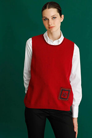 Kadın Sıfır Yaka Cebi ve Yakası Renkli Tığlamalı Yün Süveter K.Kırmızı