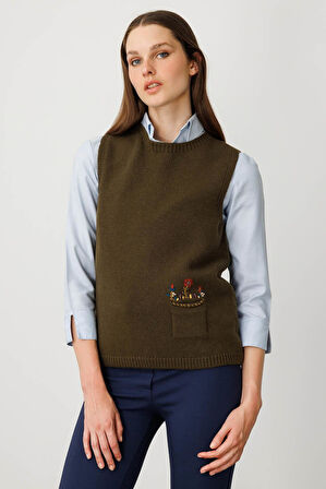Kadın Sıfır Yaka Cep Üstü Çiçek Nakışlı Yün Süveter A.Yeşil