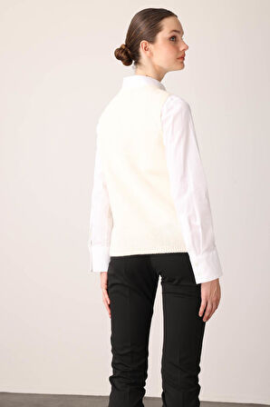 Kadın Sıfır Yaka Cep Üstü Çiçek Nakışlı Yün Süveter Kemik