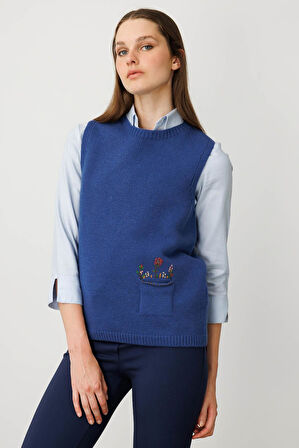 Kadın Sıfır Yaka Cep Üstü Çiçek Nakışlı Yün Süveter Mavi