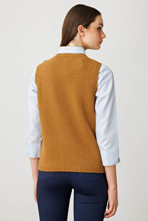 Kadın Sıfır Yaka Cep Üstü Çiçek Nakışlı Yün Süveter Taba