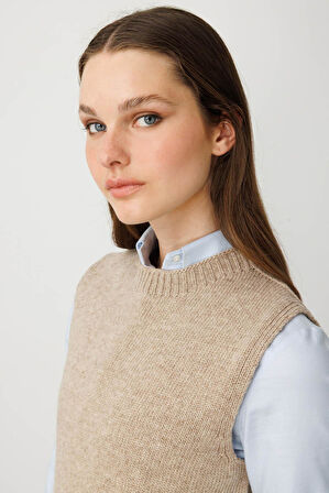 Kadın Sıfır Yaka Cep Üstü Çiçek Nakışlı Yün Süveter Vizon