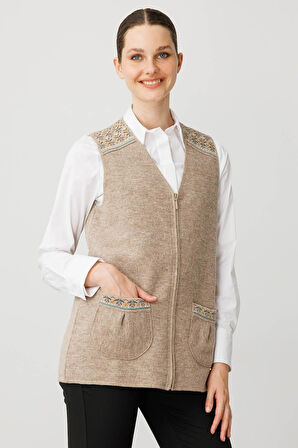 Kadın V Yaka Önü Keçe Fermuarlı Kısa Yün Yelek K.Bej