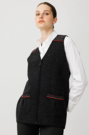 Kadın V Yaka Önü Keçe Fermuarlı Kısa Yün Yelek Siyah