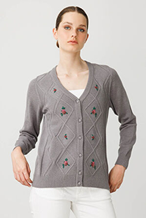 Kadın V Yaka Önü Baklavalı Nakış İşlemeli Hırka Füme