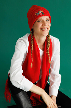 Kadın Rokoko Nakış İşlemeli Yün Bere Mercan