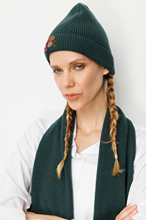 Kadın Rokoko Nakış İşlemeli Yün Bere Yeşil