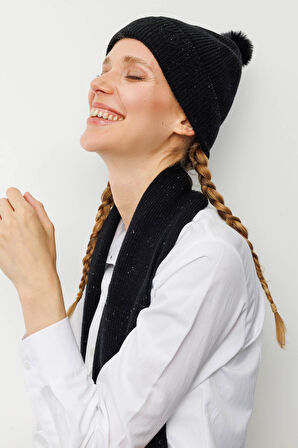 Kadın Simli Jakarlı Ponponlu Yün Şapka Siyah