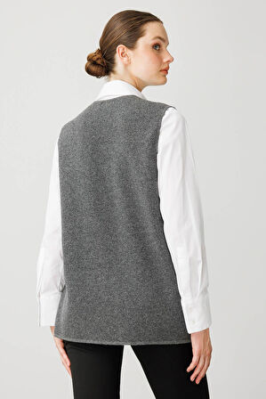 Kadın V Yaka Nakış İşlemeli Kısa Yün Yelek Füme