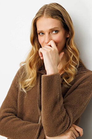 Kadın Kapüşonlu Cebi Metal Düğmeli Afrodit Triko Kaban Kahve