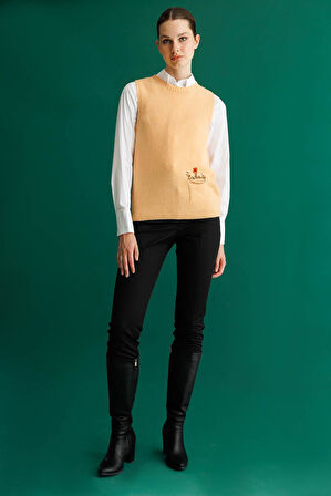 Kadın Sıfır Yaka Cep Üstü Nakış İşlemeli Süveter Somon