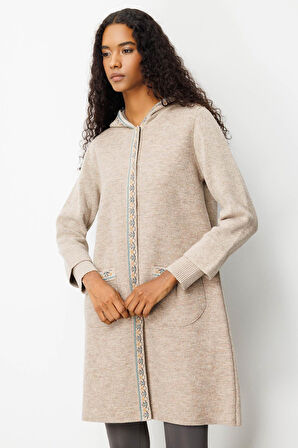 Kadın Kapüşonlu Önü Keçe Yün Kaban K.Bej