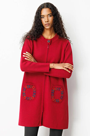 Kadın Dik Yaka Cebi Tığlamalı Uzun Yün Kaban V.Çürüğü